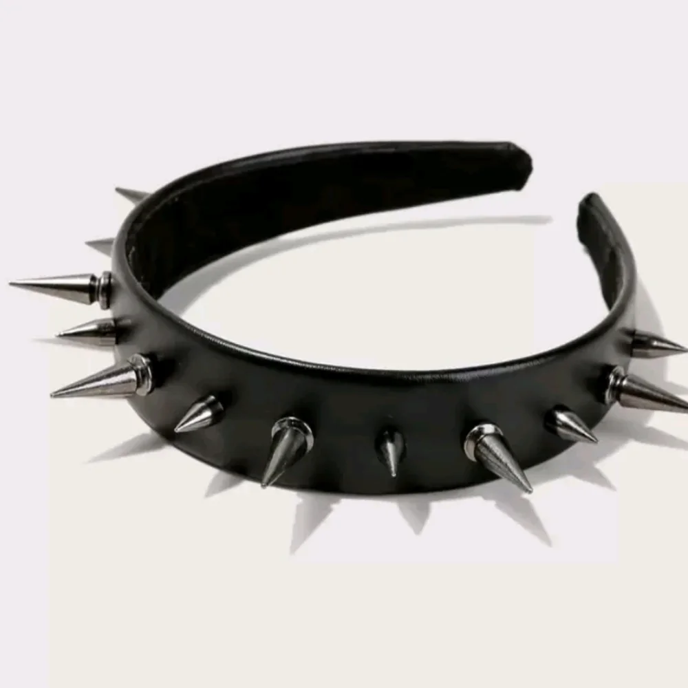 Black Spiked Headband From HOT TOPIC - Picture 2 of 7